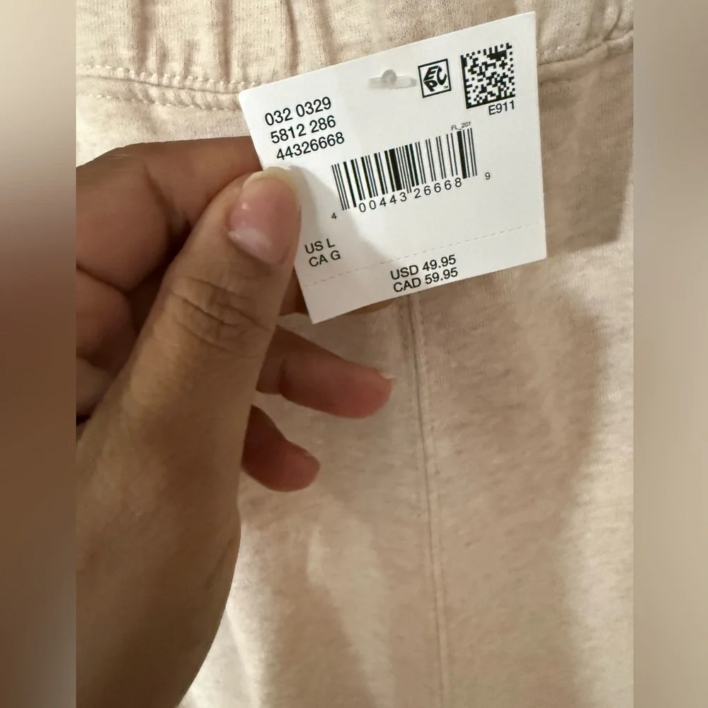 American Eagle Cream Barrel Joggers NWT - Picture 6 of 11